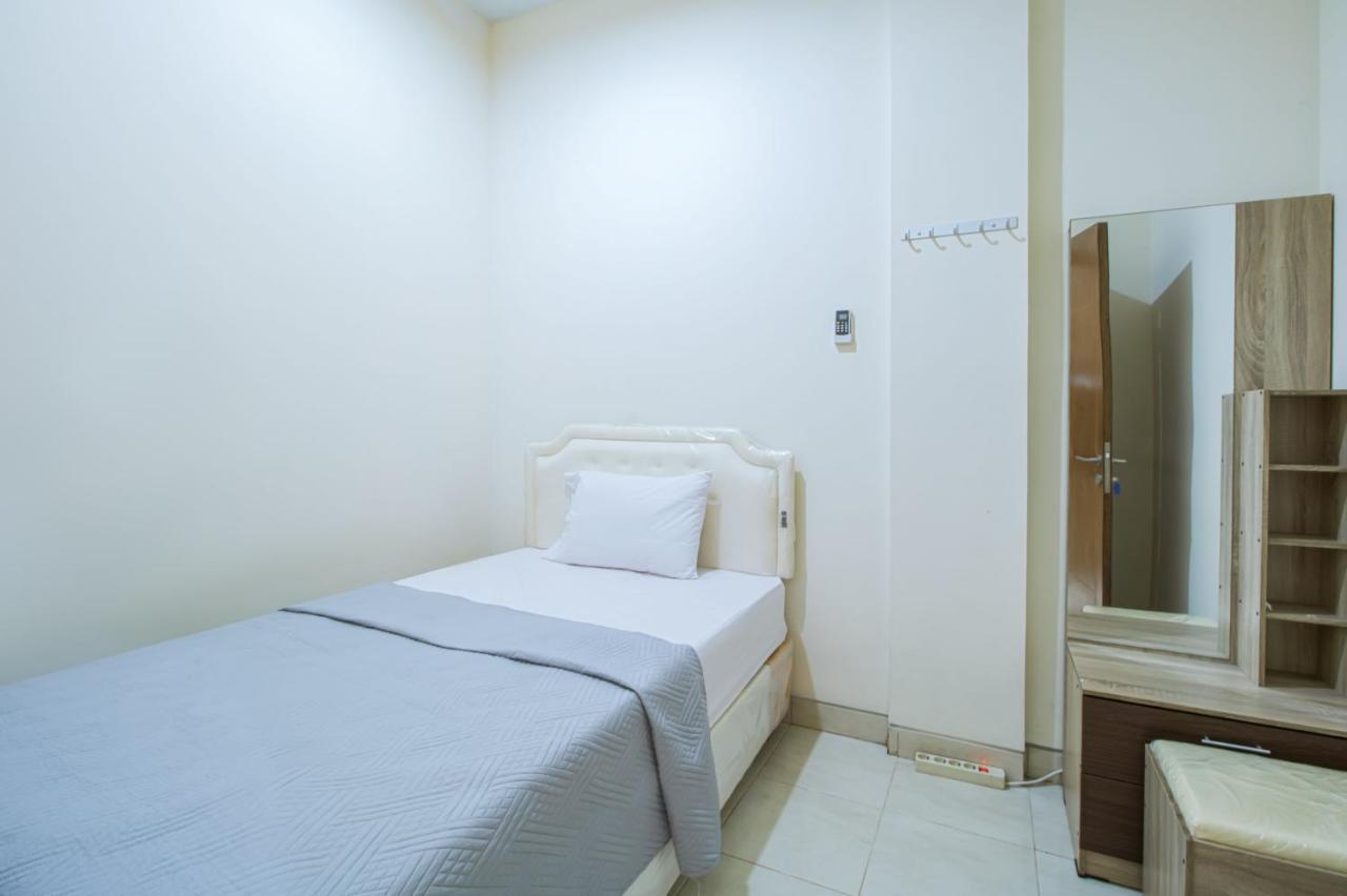 Karana House Syariah Hotel Melati Exterior photo